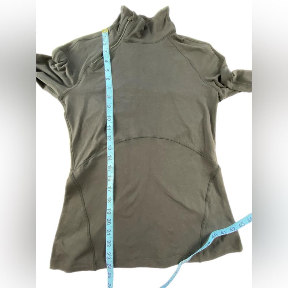 Lululemon Brisk Running 1/2 zip size 8 black EUC - Picture 4 of 8